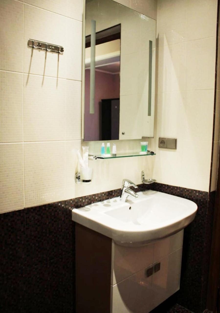 Geo Inn Hotel Тбилиси Екстериор снимка